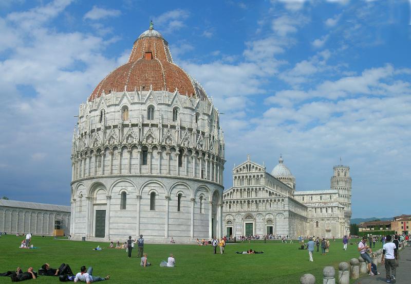 DSCN1875 combined.jpg - The baptistry is  actually taller than the Leaning Tower